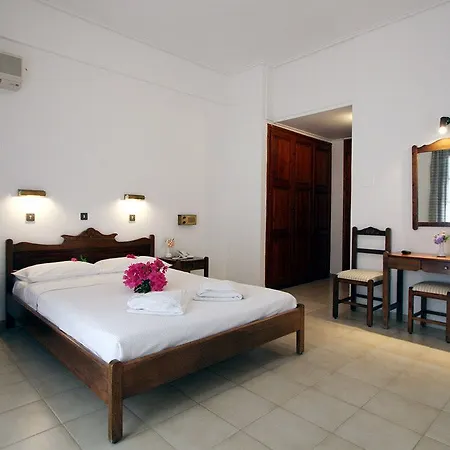 Amaryllis Hotel Perissa (Santorini)